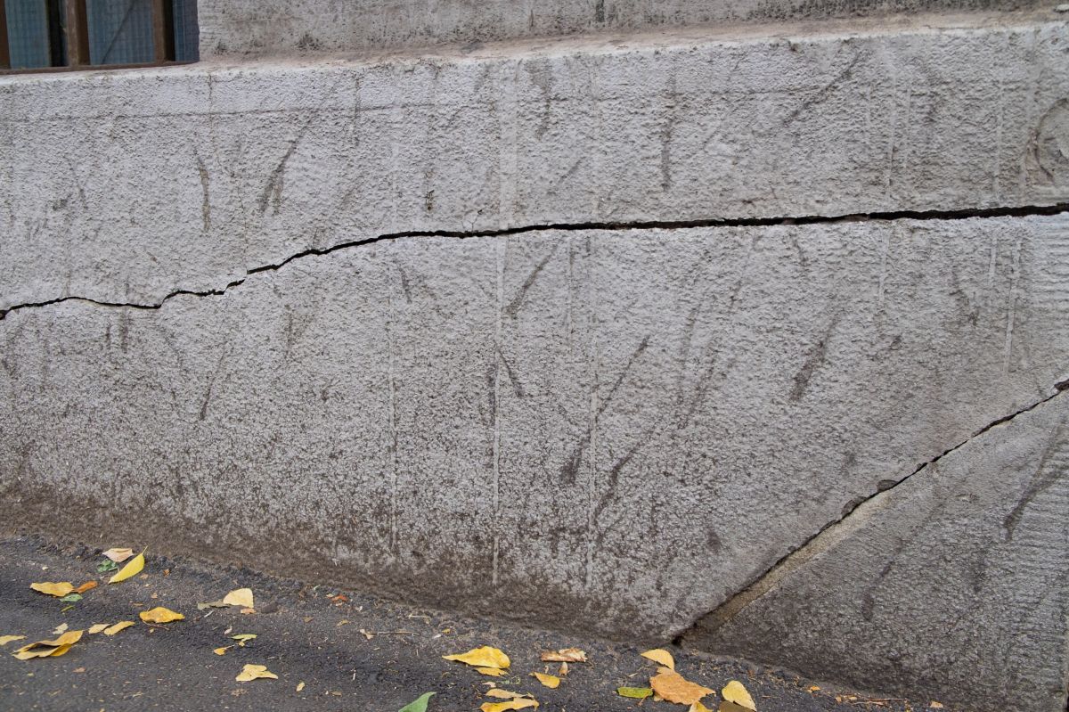 Foundation Cracks